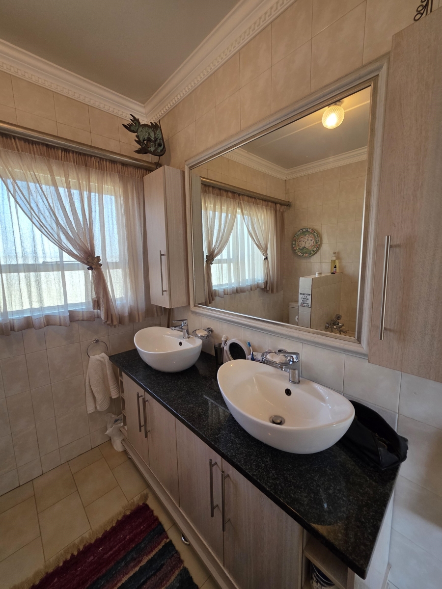 3 Bedroom Property for Sale in Naudeville Free State